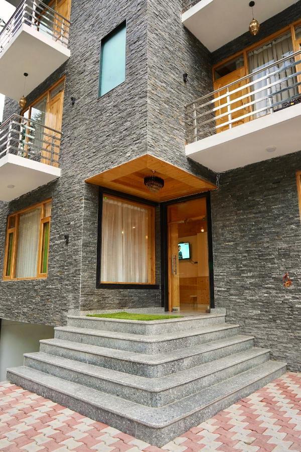 North Deodar Avenue, Manali Luaran gambar